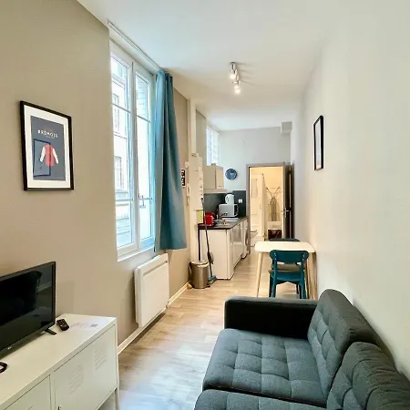 Orphelins 2 Apartment *